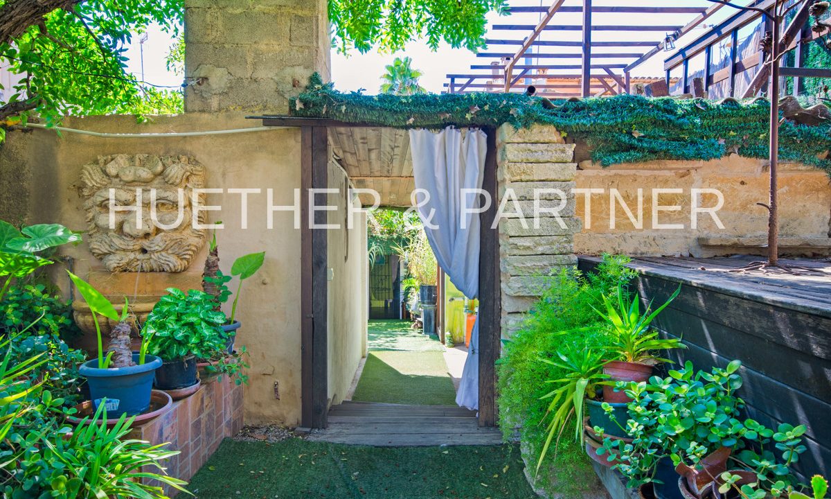 Durchgang zwischen den Patios