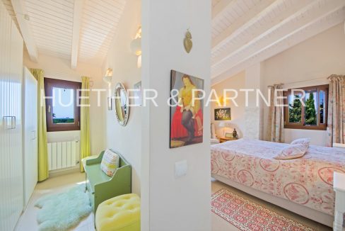 Hauptschlafzimmer mit Ankleide