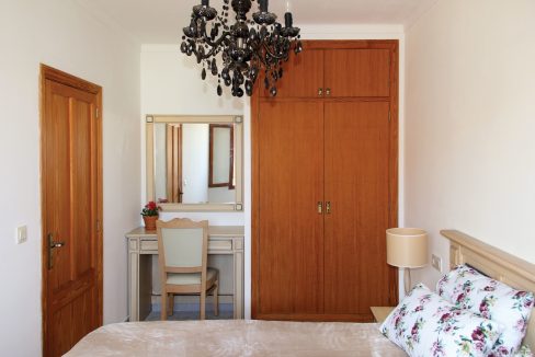 Bedrooms 2