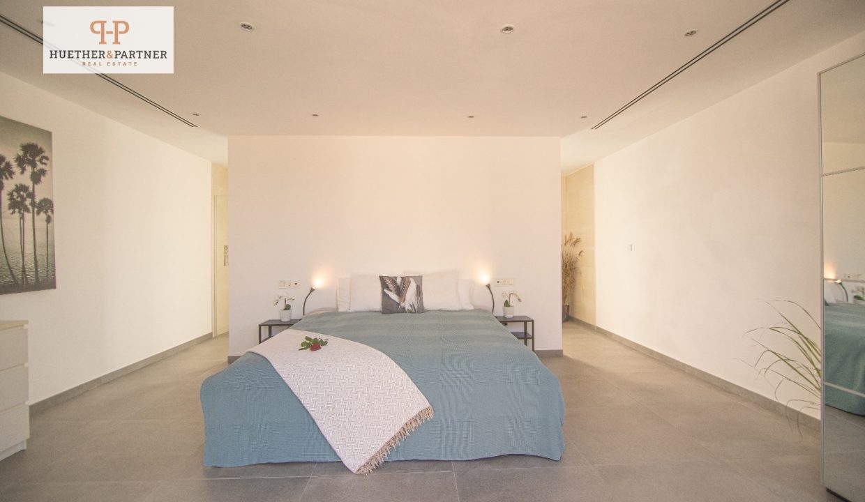 d24118ba-a997-40cb-bf33-7adc871b4a38