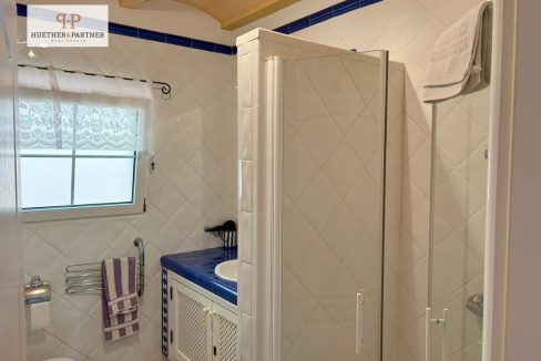 Bathrooms 2
