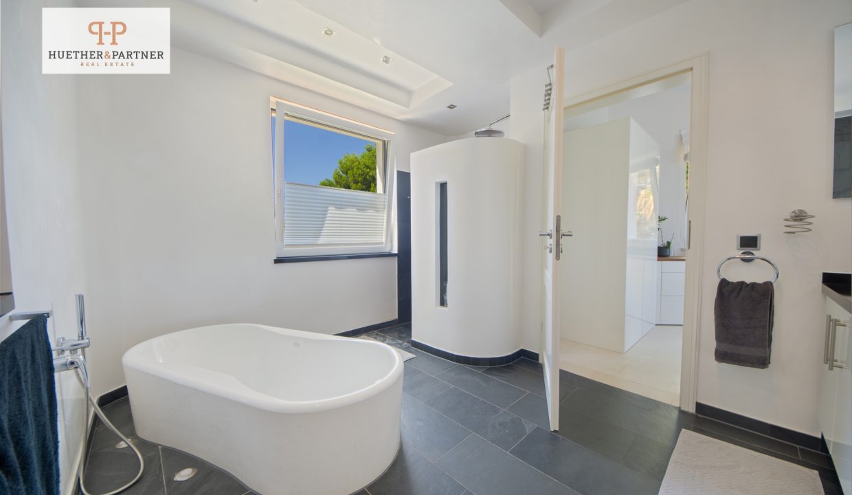 Elegantes Bathrooms