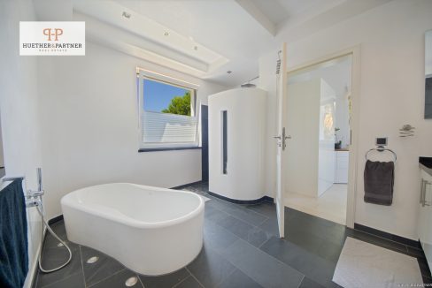 Elegantes Bathrooms