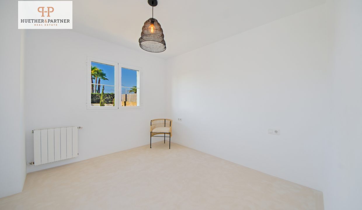 Helles Bedrooms mit Einbauchrank