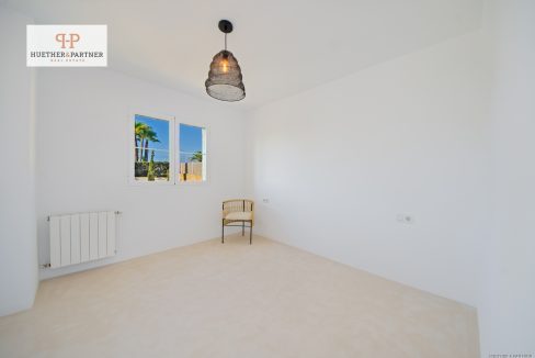 Helles Bedrooms mit Einbauchrank
