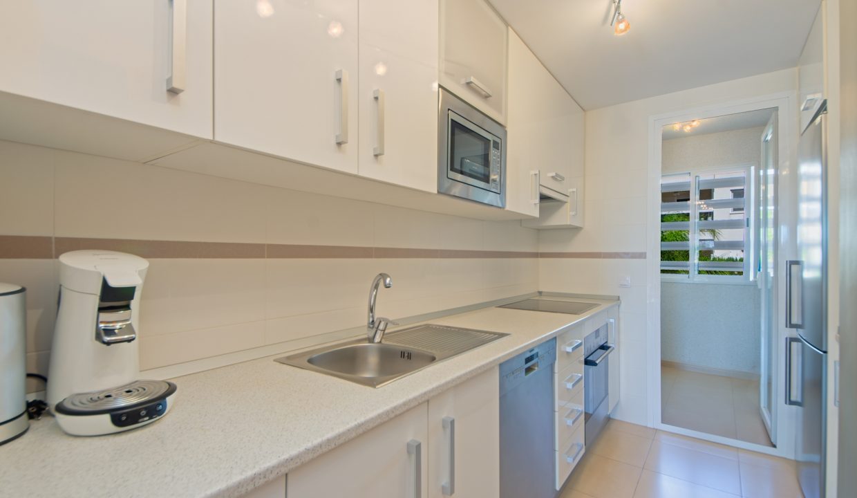 e7a9700f-40f3-4476-b6e3-354dfe0c0e3f