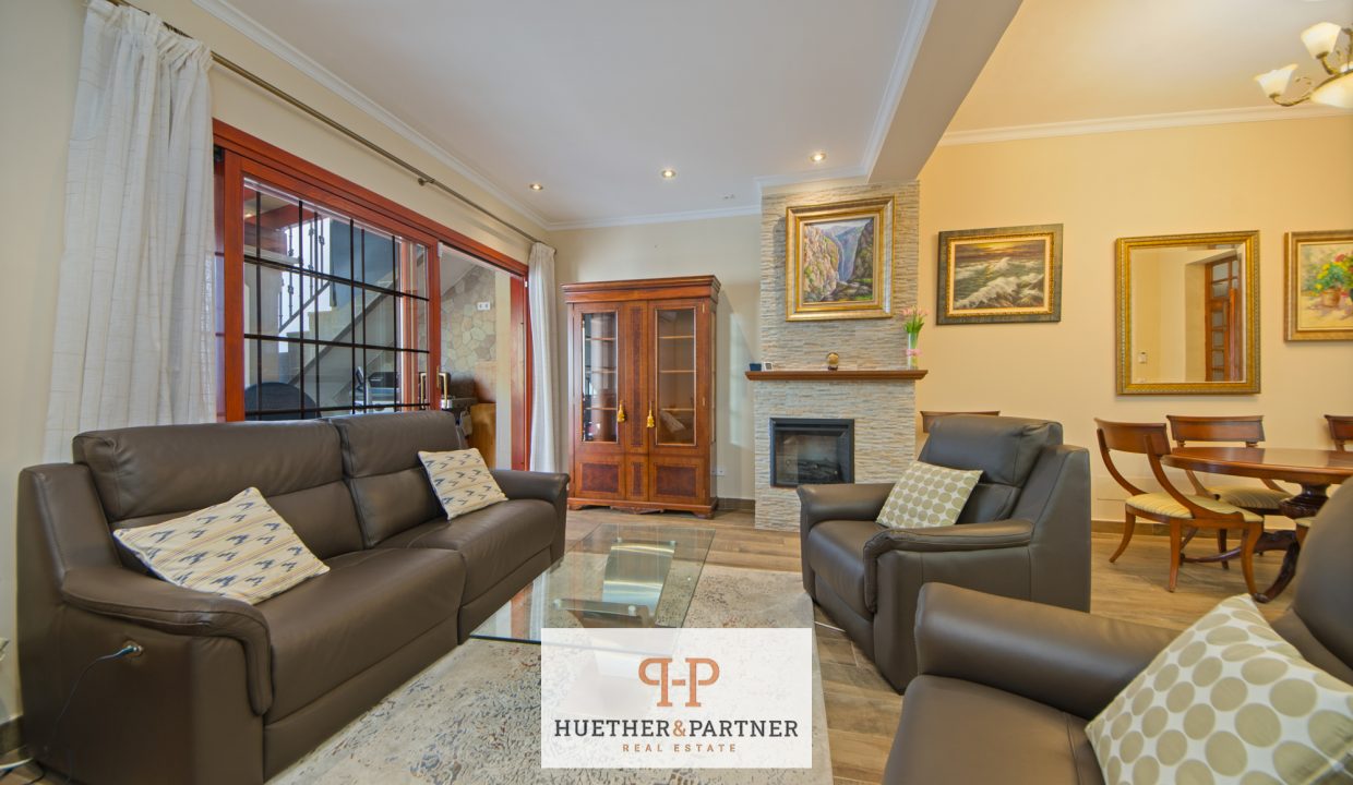 1b7533f0-cab8-44a2-97d9-7c3a415891a4