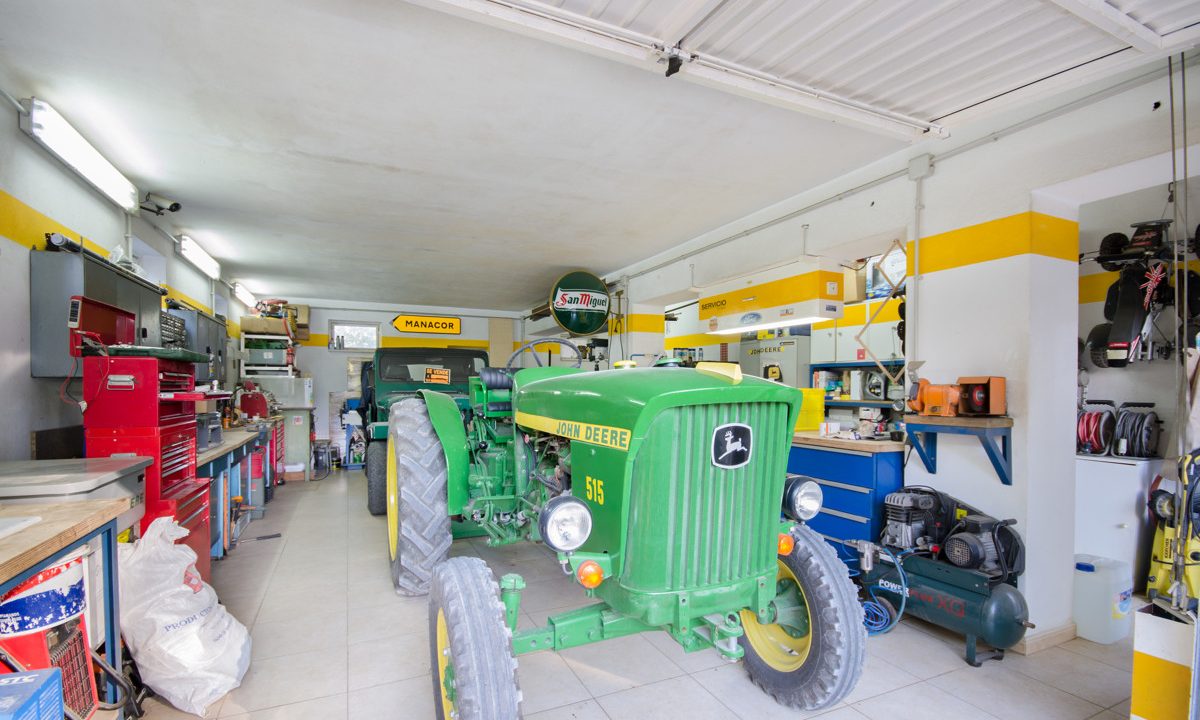 Garage